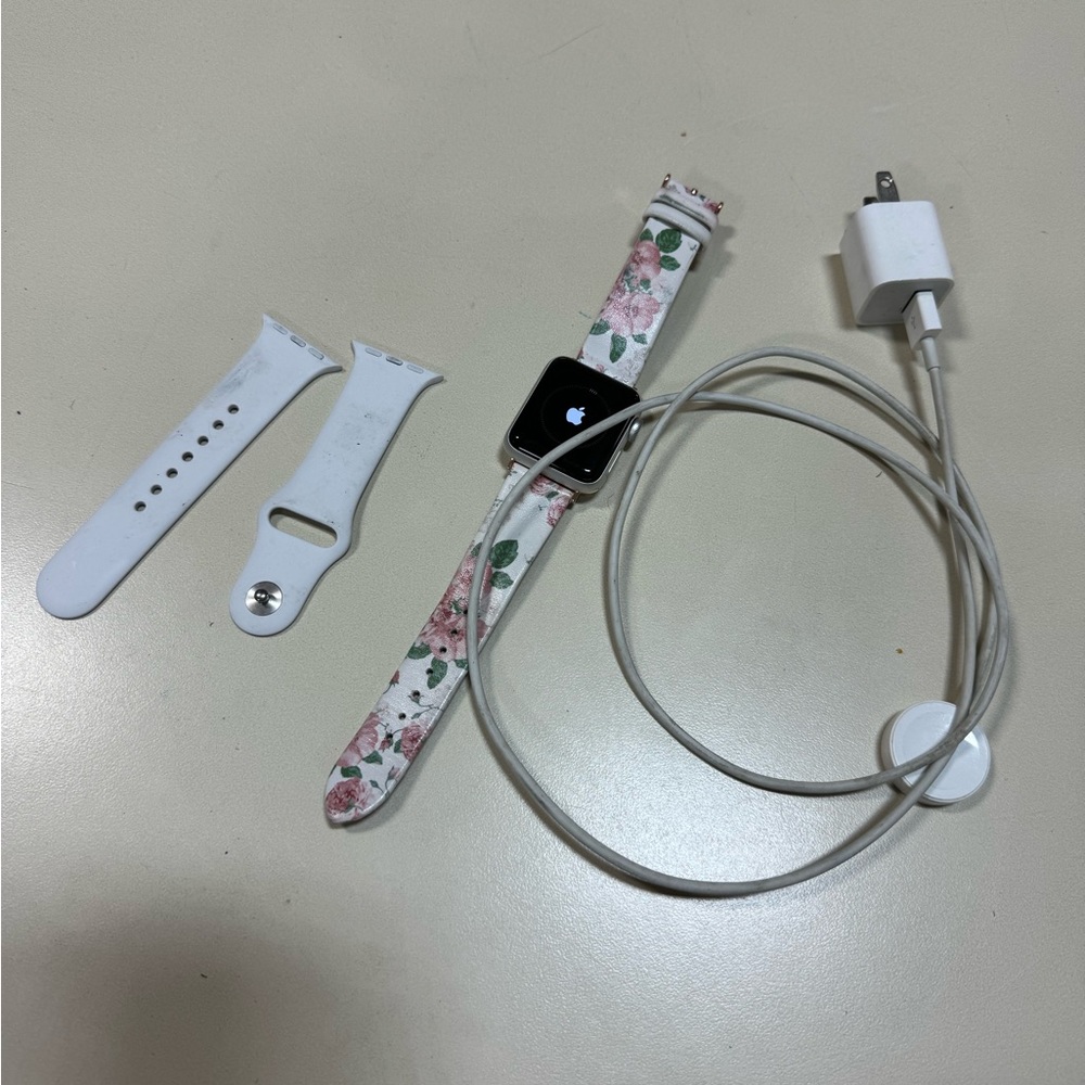 Apple Watch Series 3! Excellent condition! Minimal wear!
